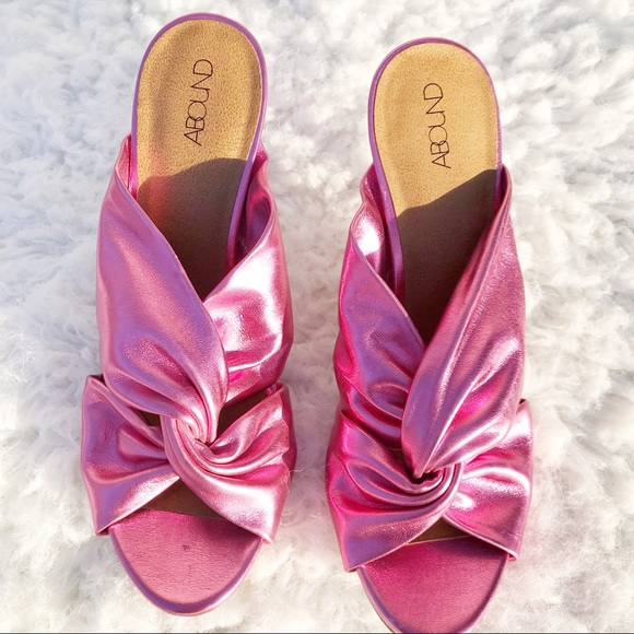Shoes - Pink metallic heels